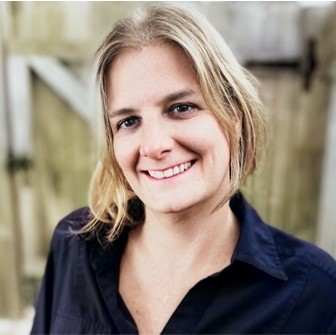 Photo of Shelly Langford